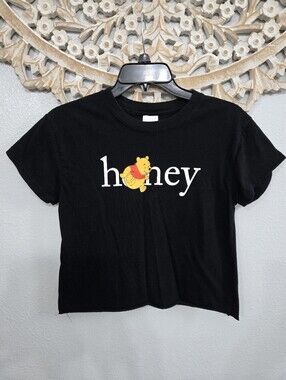 Disney 'honey' Winnie the Pooh Graphic Crop Tee.